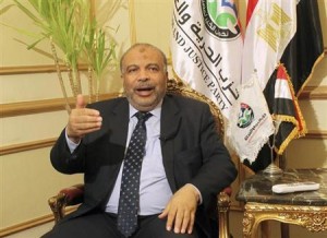 الحزب الحاكم في مصر يسعى للأغلبية في مجلس النواب