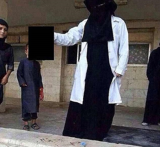 بالصور.. «داعش» تصدر وثيقة صادمة تحقر المرأة وتجيز زواج الأطفال