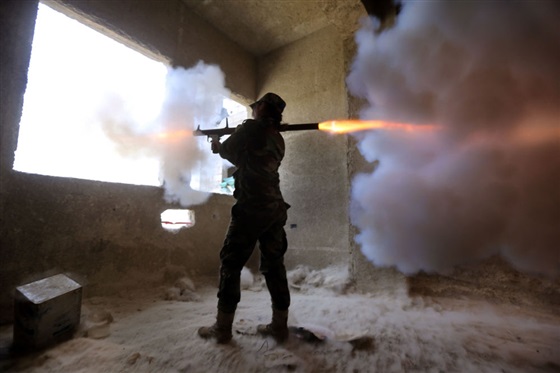 بالصور.. «كتيبة المغاوير» فاتنات سوريا على جبهة القتال 