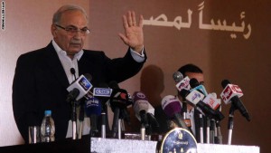 Egyptian presidential candidate Ahmed Shafiq attends a press conference in Cairo on June 14, 2012 after Egypt's top court rejected law barring him from standing in a tense presidential poll runoff. AFP PHOTO/STR        (Photo credit should read -/AFP/GettyImages)