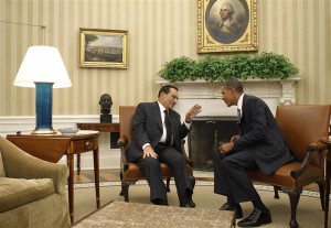 U.S. President Barack Obama (R) meets with Egypt's President Hosni Mubarak in the Oval Office of the White House in Washington September 1, 2010. REUTERS/Jason Reed   (UNITED STATES - Tags: POLITICS)
