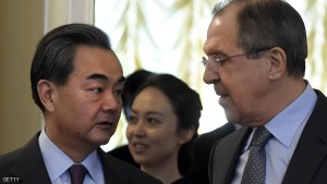 Russian Foreign Minister Sergei Lavrov (R) welcomes his Chinese counterpart Wang Yi during a meeting in Moscow, on March 11, 2016. AFP PHOTO / ALEXANDER NEMENOV / AFP / ALEXANDER NEMENOV        (Photo credit should read ALEXANDER NEMENOV/AFP/Getty Images)